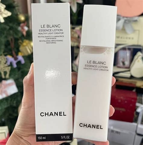 chanel le blanc collection 2021|chanel le blanc essence.